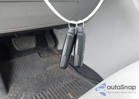 2018 Toyota Highlander Xle z USA, uszkodzony, nr VIN 5TDJZRFH5JS857358